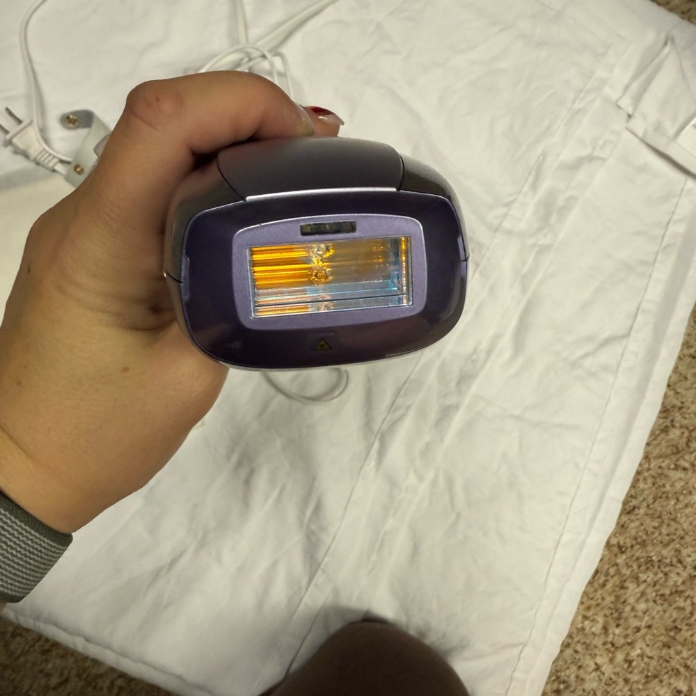 Ulike 10 with ice cooling tech Purple Hair Removal Device - Picture 4 of 6